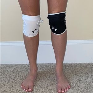 NWOT: Under Armour Reversible knee pads